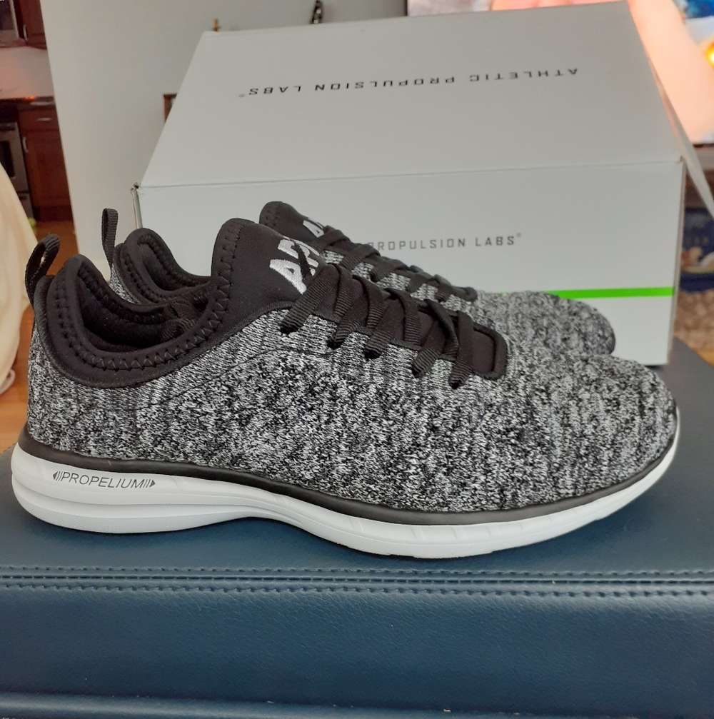 NEW APL Women's Techloom Phantom 6 Knit Sneakers In Black/white/melange (36) NIB